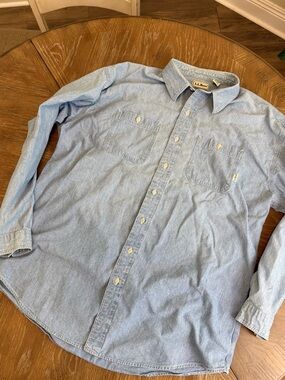 L.L. Bean Light Blue Denim Jean Button-Down Shirt with pockets